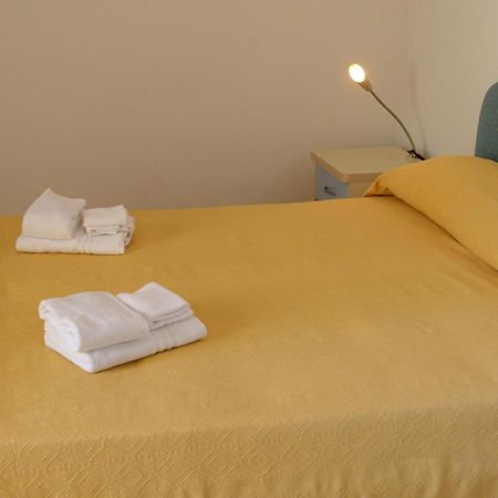 Hotel Embassy Pesaro Exterior foto